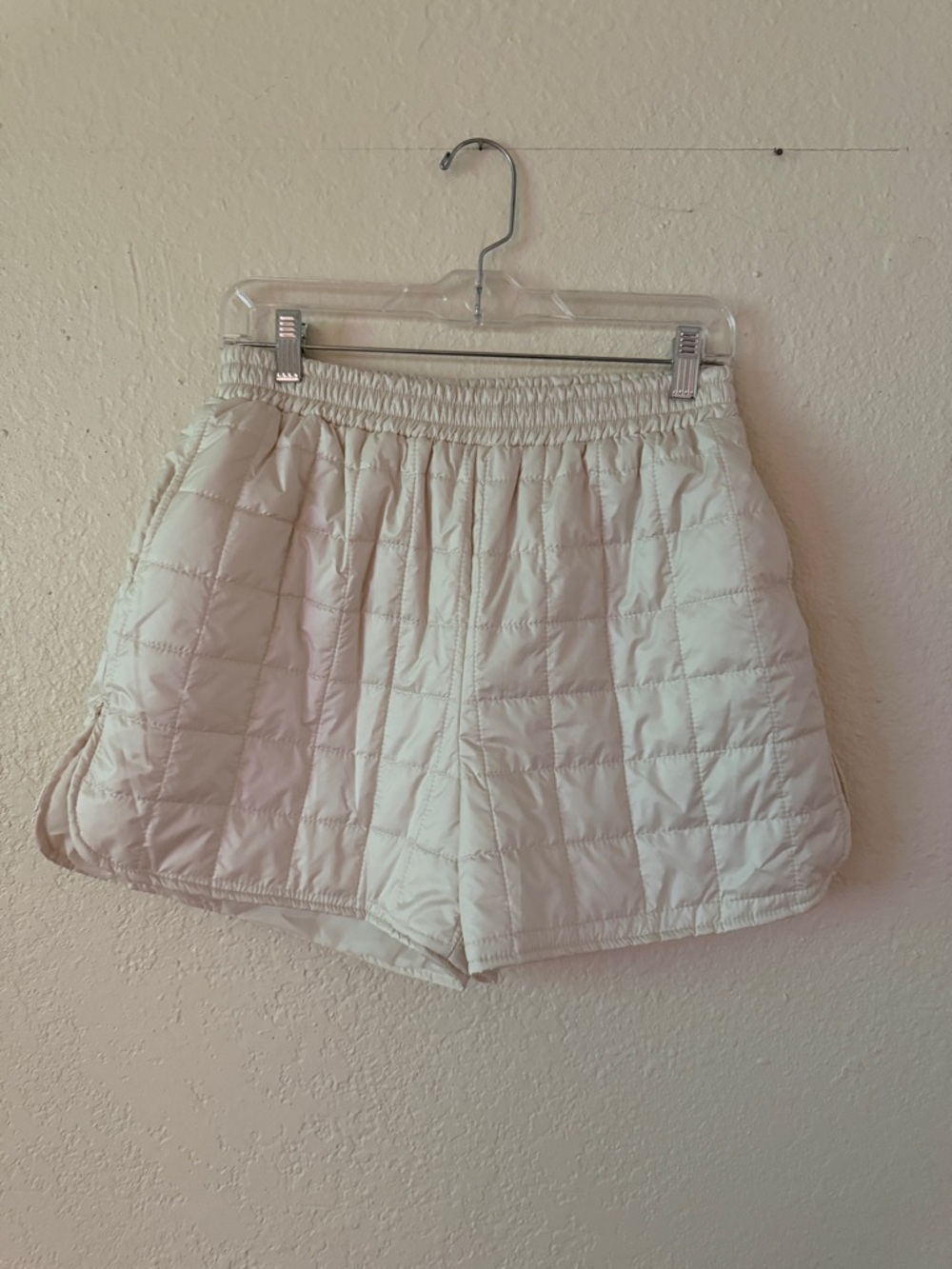 Azura Brand Quilted Cream Women's Shorts - Lightweight Puffer Style